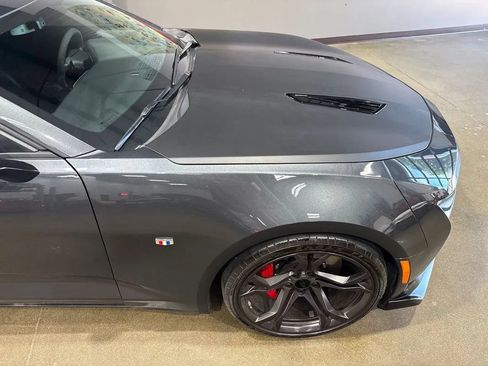 Used 2018 Chevrolet Camaro SS RWD image 60