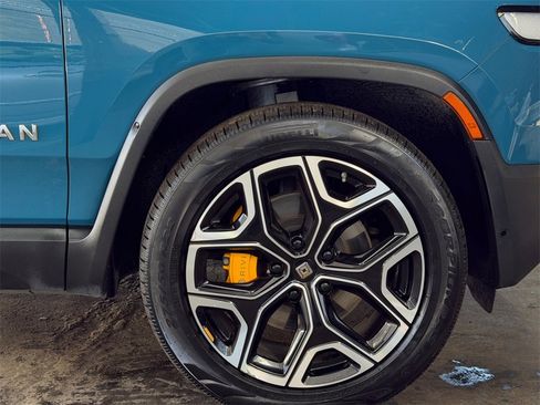 Used 2022 Rivian R1T Launch Edition image 18