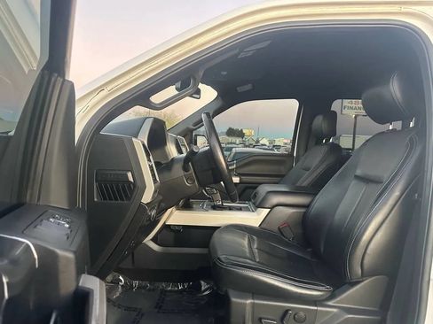 Used 2019 Ford F150 Lariat w/ Equipment Group 502A Luxury AWD/4WD image 16