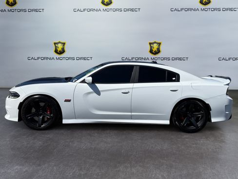 Used 2018 Dodge Charger SRT w/ Technology Group RWD image 2