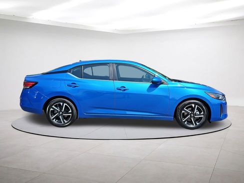 Used 2024 Nissan Sentra SV FWD image 8