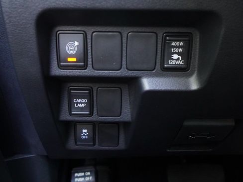 Used 2023 Nissan Frontier SV w/ SV Convenience Package RWD image 15