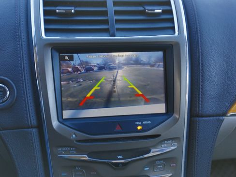 Used 2012 Lincoln MKX FWD image 9