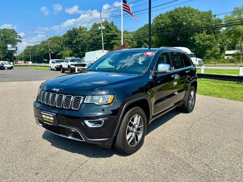 Used 2018 Jeep Grand Cherokee Limited AWD/4WD image 1
