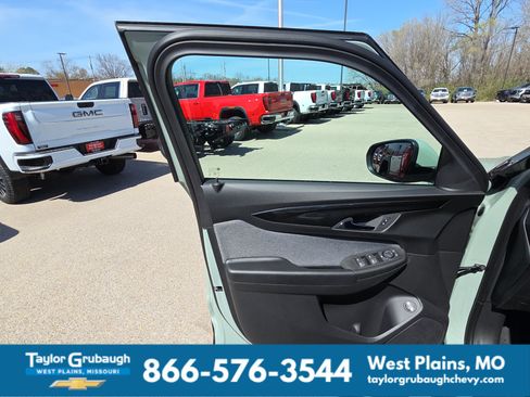 New 2026 Chevrolet TrailBlazer LT w/ Convenience Package FWD image 12