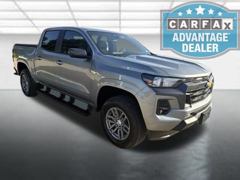 Used 2024 Chevrolet Colorado LT w/ LT Convenience Package II RWD image 2