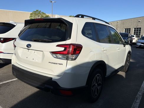 Used 2023 Subaru Forester Premium image 6