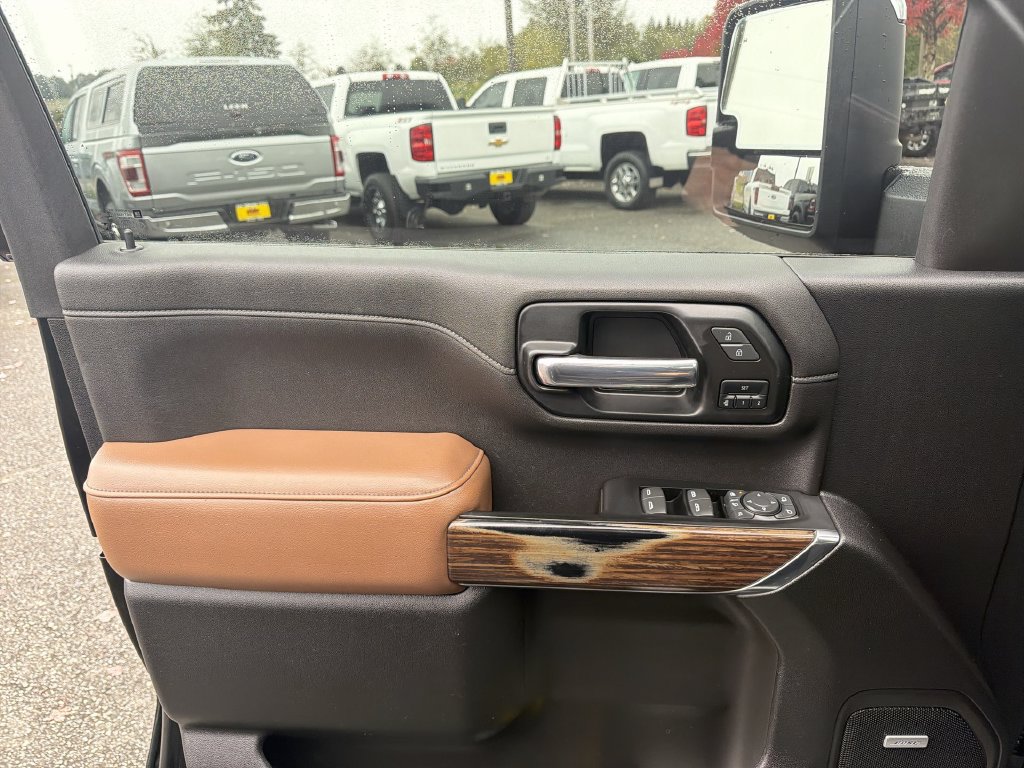 Certified 2022 Chevrolet Silverado 2500 High Country w/ Technology Package AWD/4WD image 24