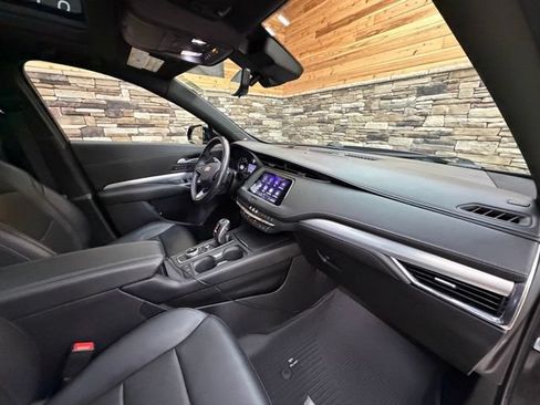 Used 2019 Cadillac XT4 Premium Luxury w/ Enhanced Visibility Package AWD/4WD image 15