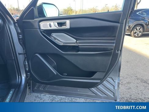 Certified 2022 Ford Explorer Platinum w/ Equipment Group 601A image 23
