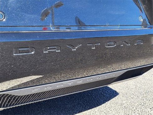 Used 2025 Dodge Charger R/T w/ Plus Group image 7