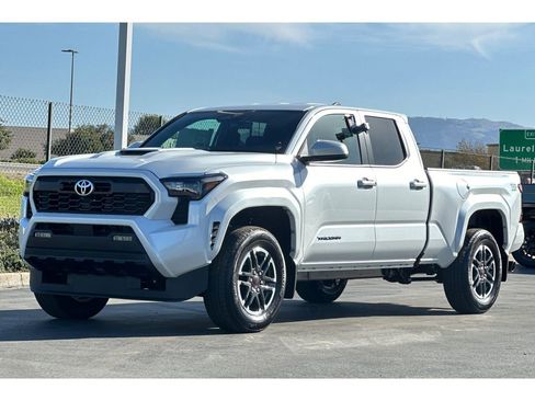 New 2025 Toyota Tacoma TRD Sport image 7