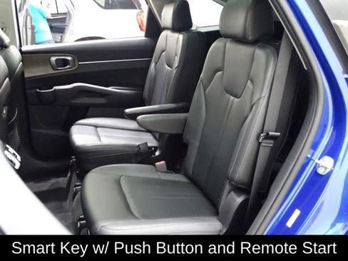 Used 2022 Kia Sorento EX w/ Panoramic Sunroof Package image 13