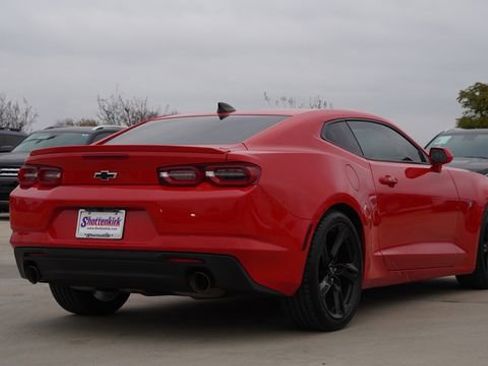 Used 2020 Chevrolet Camaro LT image 9