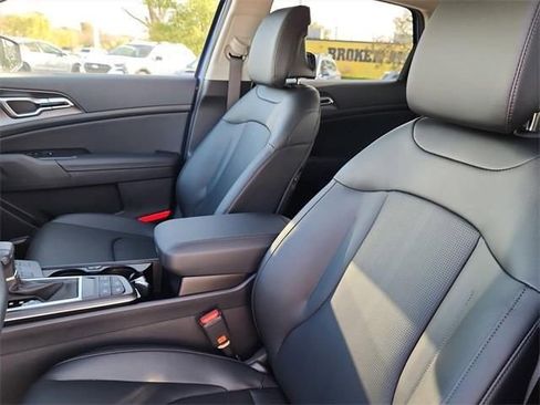 New 2026 Kia Sportage EX w/ EX Panorama Roof Package image 13