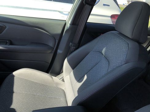 Used 2025 Subaru Forester Premium image 23