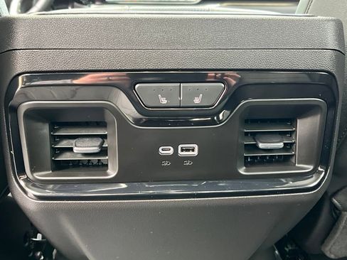 Used 2024 Chevrolet Silverado 1500 ZR2 image 32