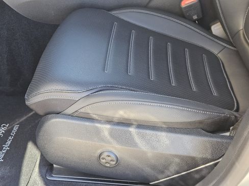 Certified 2025 Mercedes-Benz GLC 300 4MATIC image 25