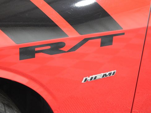 Used 2016 Dodge Challenger R/T image 30