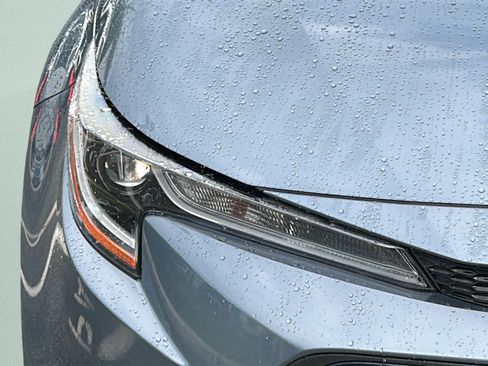 Used 2021 Toyota Corolla LE FWD image 22