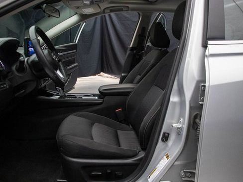 Used 2025 Nissan Altima 2.5 S image 25