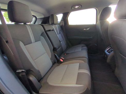 Used 2025 Chevrolet Blazer LT FWD image 26