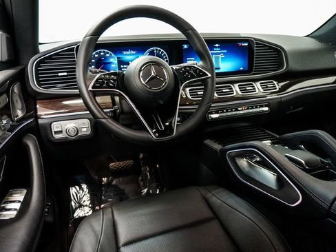 Used 2025 Mercedes-Benz GLE 450e 4MATIC image 13