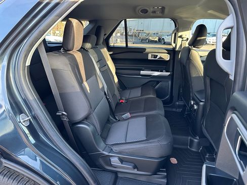 Used 2022 Ford Explorer XLT image 25