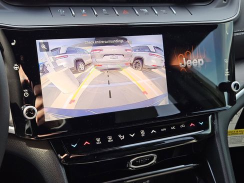 New 2026 Jeep Grand Cherokee Altitude image 18