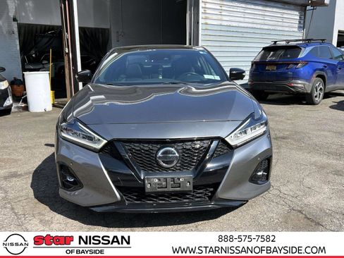 Used 2021 Nissan Maxima SR w/ Sport Mat Group image 2