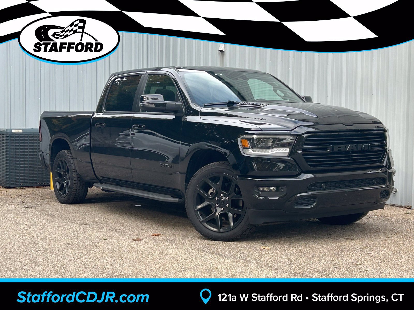 Used 2024 RAM 1500 Laramie AWD/4WD image 1
