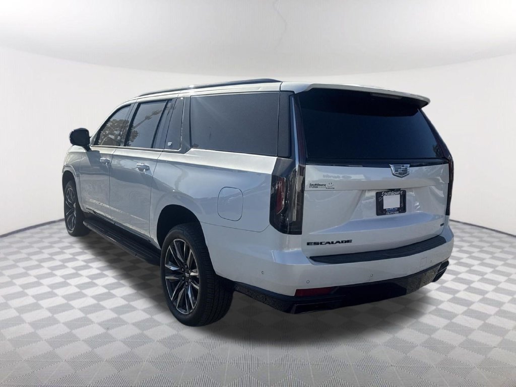 Used 2021 Cadillac Escalade ESV Sport Platinum AWD/4WD image 7