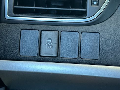 Used 2016 Toyota Camry SE image 40