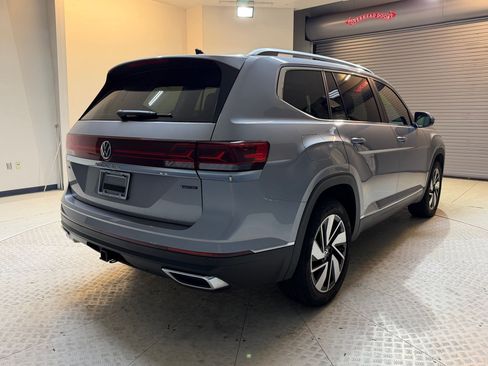 Used 2024 Volkswagen Atlas SEL AWD/4WD image 8
