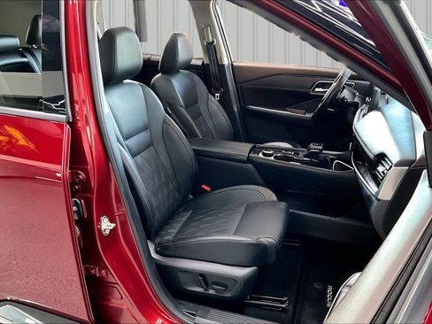 Used 2023 Nissan Rogue Platinum AWD/4WD image 31