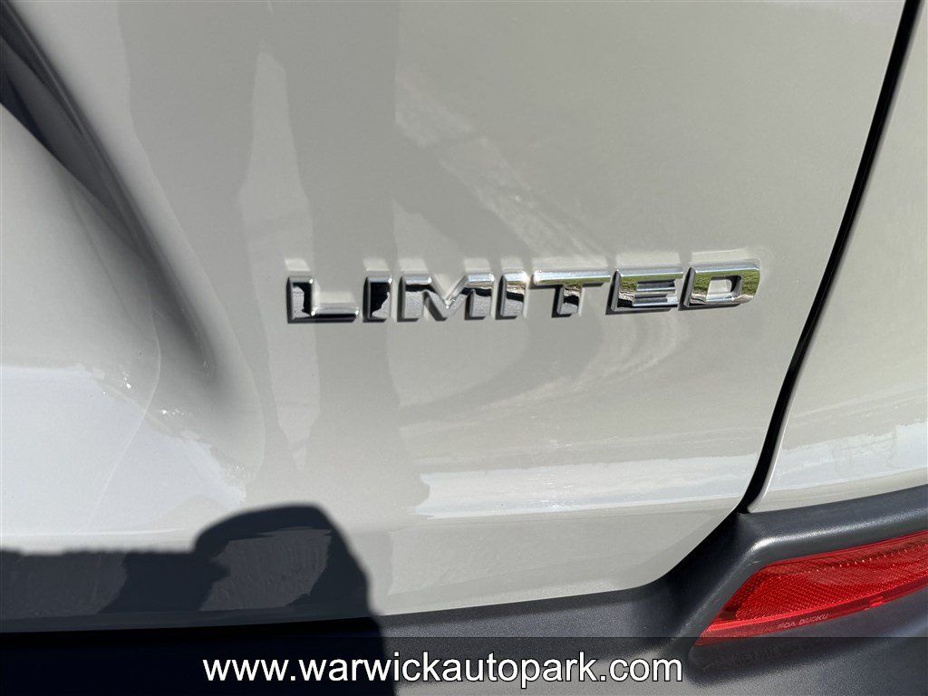 Used 2020 Jeep Cherokee Limited AWD/4WD image 12