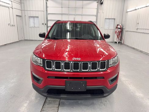 Used 2018 Jeep Compass Sport w/ Cold Weather Group FWD image 16