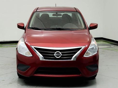 Used 2018 Nissan Versa SV image 2