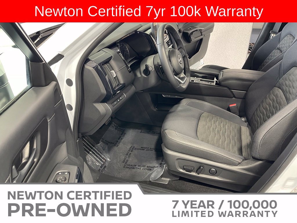Used 2025 Nissan Pathfinder SV w/ SV Premium Package FWD image 8