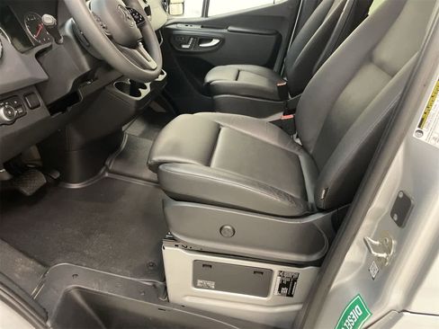 Used 2024 Mercedes-Benz Sprinter 2500 image 16