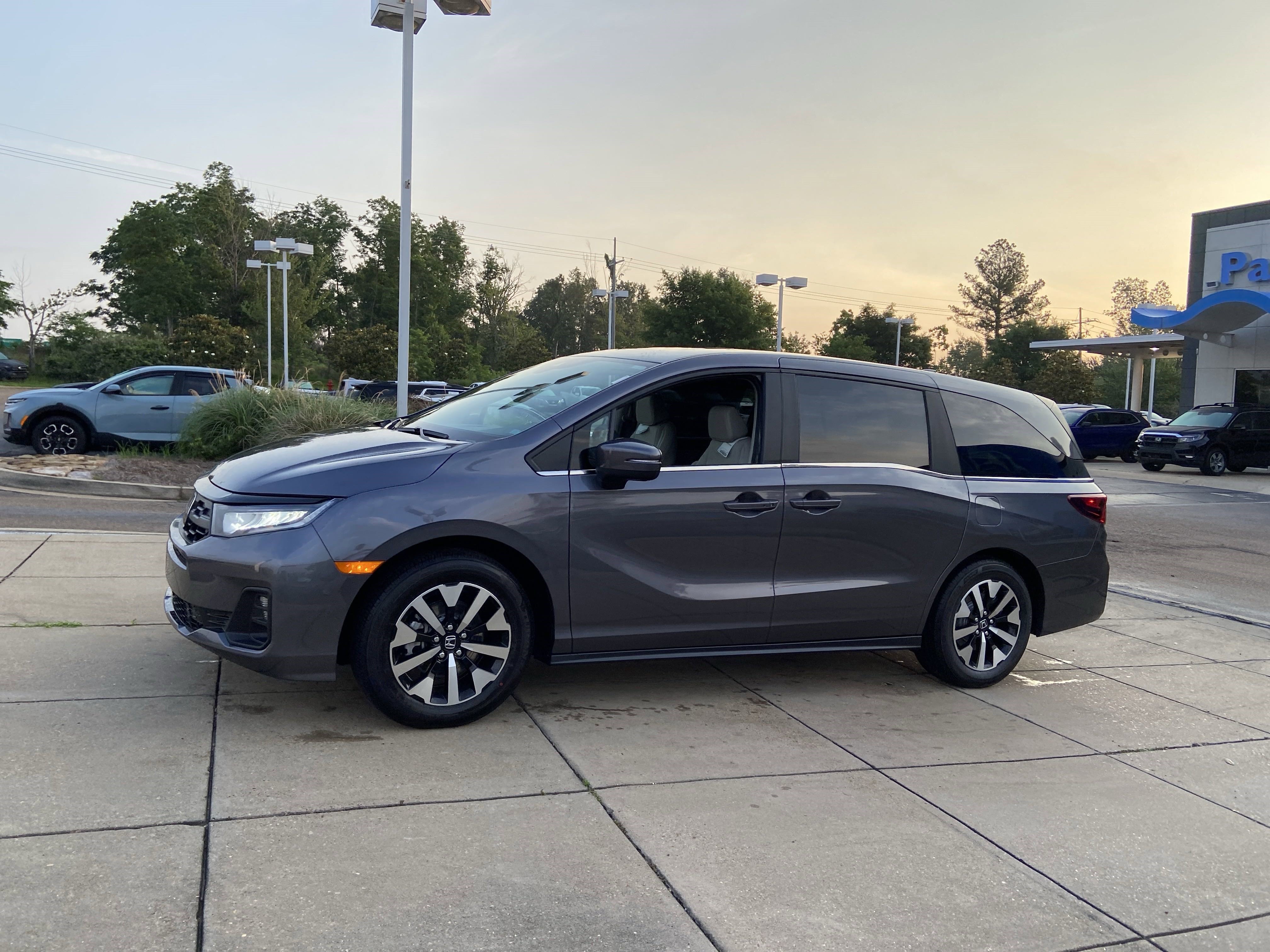 New 2027 Honda Odyssey EX-L image 5