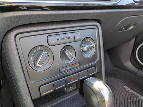 Used 2016 Volkswagen Beetle 1.8T S image 11