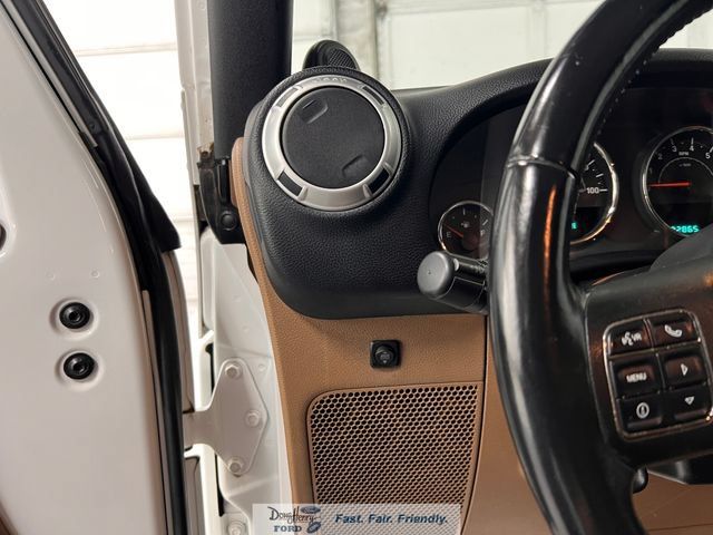 Used 2014 Jeep Wrangler Unlimited Sahara w/ Dual Top Group AWD/4WD image 24
