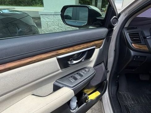 Used 2018 Honda CR-V EX image 3
