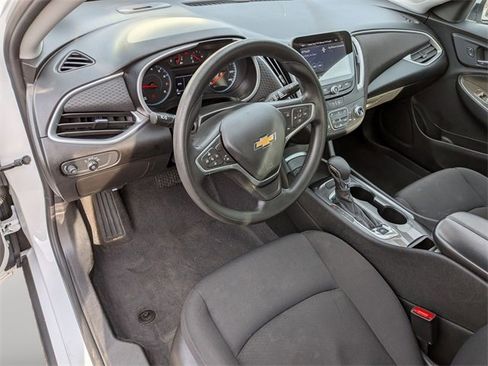 Used 2023 Chevrolet Malibu LT image 11