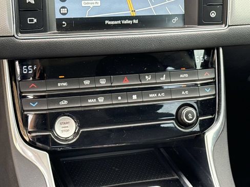 Used 2016 Jaguar XF Prestige AWD/4WD image 35