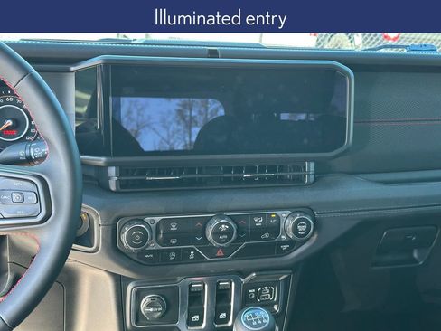 Used 2025 Jeep Wrangler Rubicon image 15