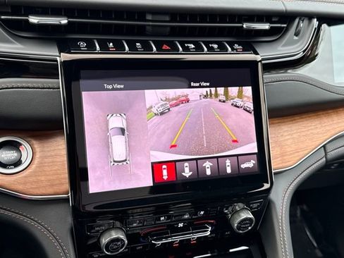New 2025 Jeep Grand Cherokee Summit image 30