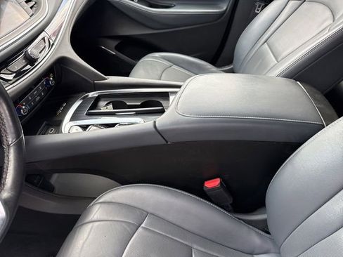 Used 2024 Buick Enclave Premium AWD/4WD image 13