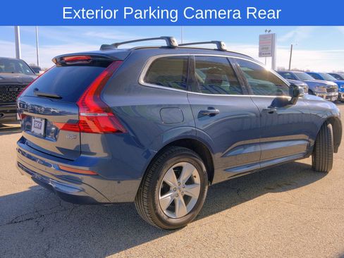Used 2022 Volvo XC60 B5 Momentum image 9